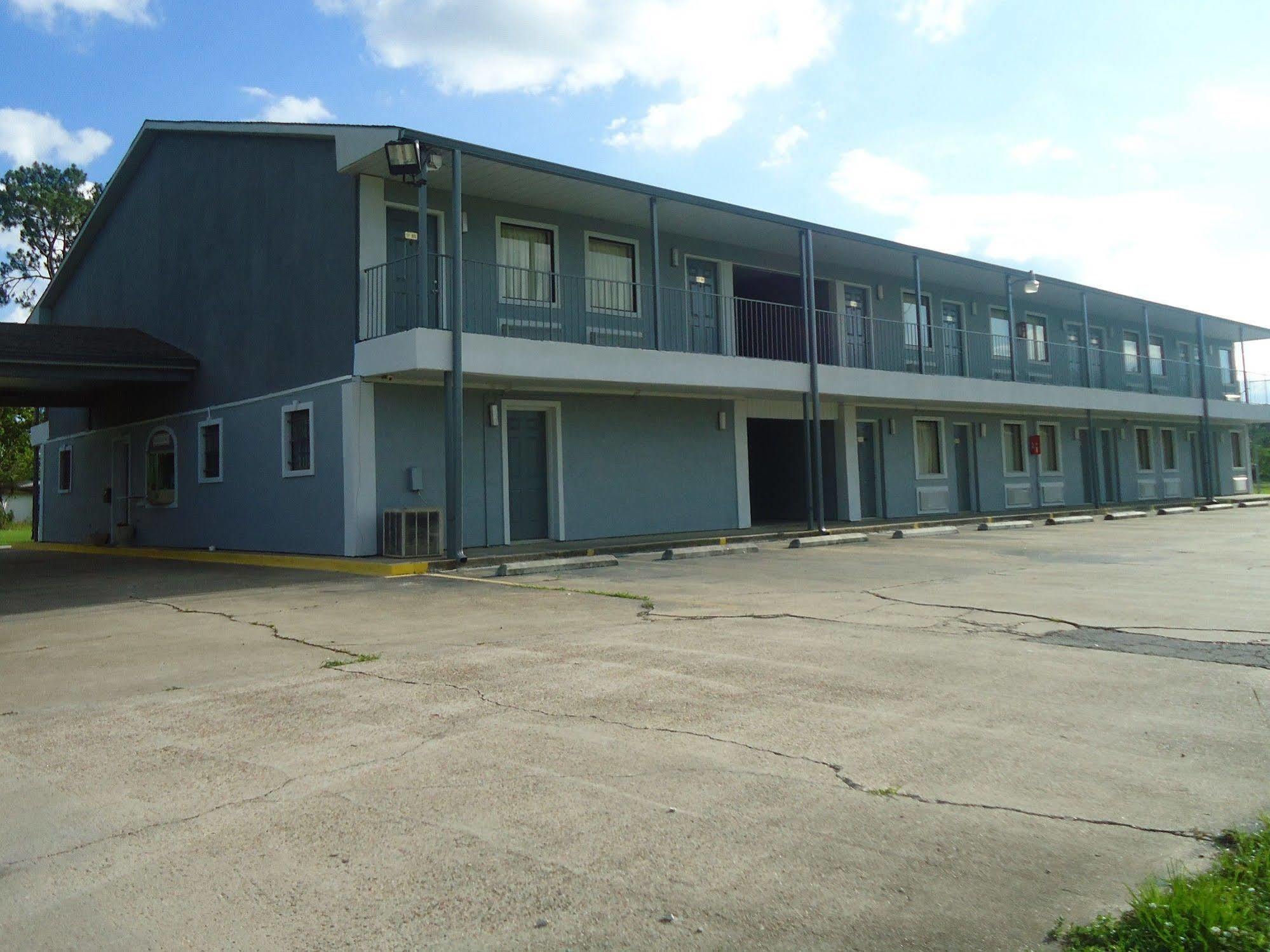 Super 6 Inn Carencro Esterno foto